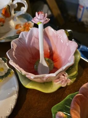 Corner Ruby Garden Collection Tulip Flower